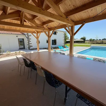 Le 1701 - 15 Pers Avec Piscine, Puy Du Fou Affittacamere 4*