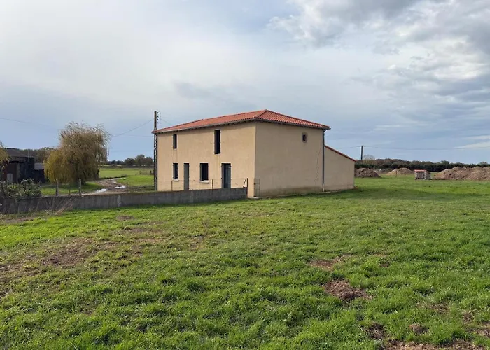Maison d'hôtes Le 1701 – 15 Pers Avec Piscine, Puy Du Fou La Gaubretiere